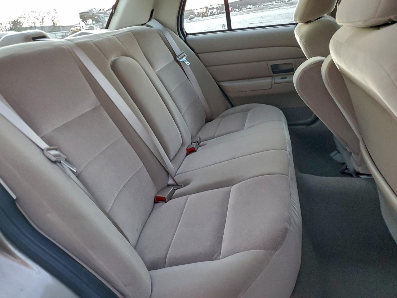 Ford Crown Vic Lx Image 12