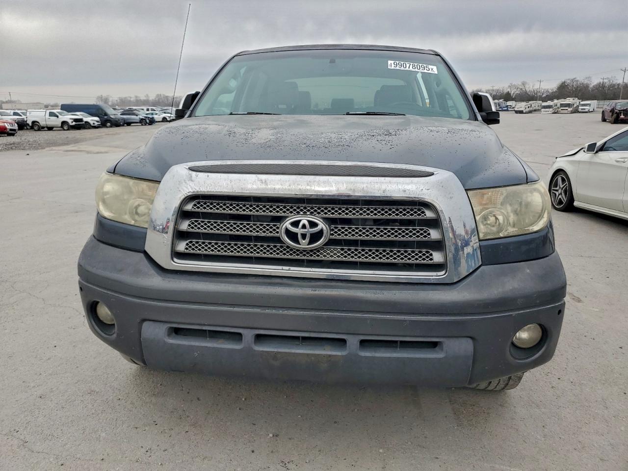 Toyota Tundra Crewmax Limited Image 2