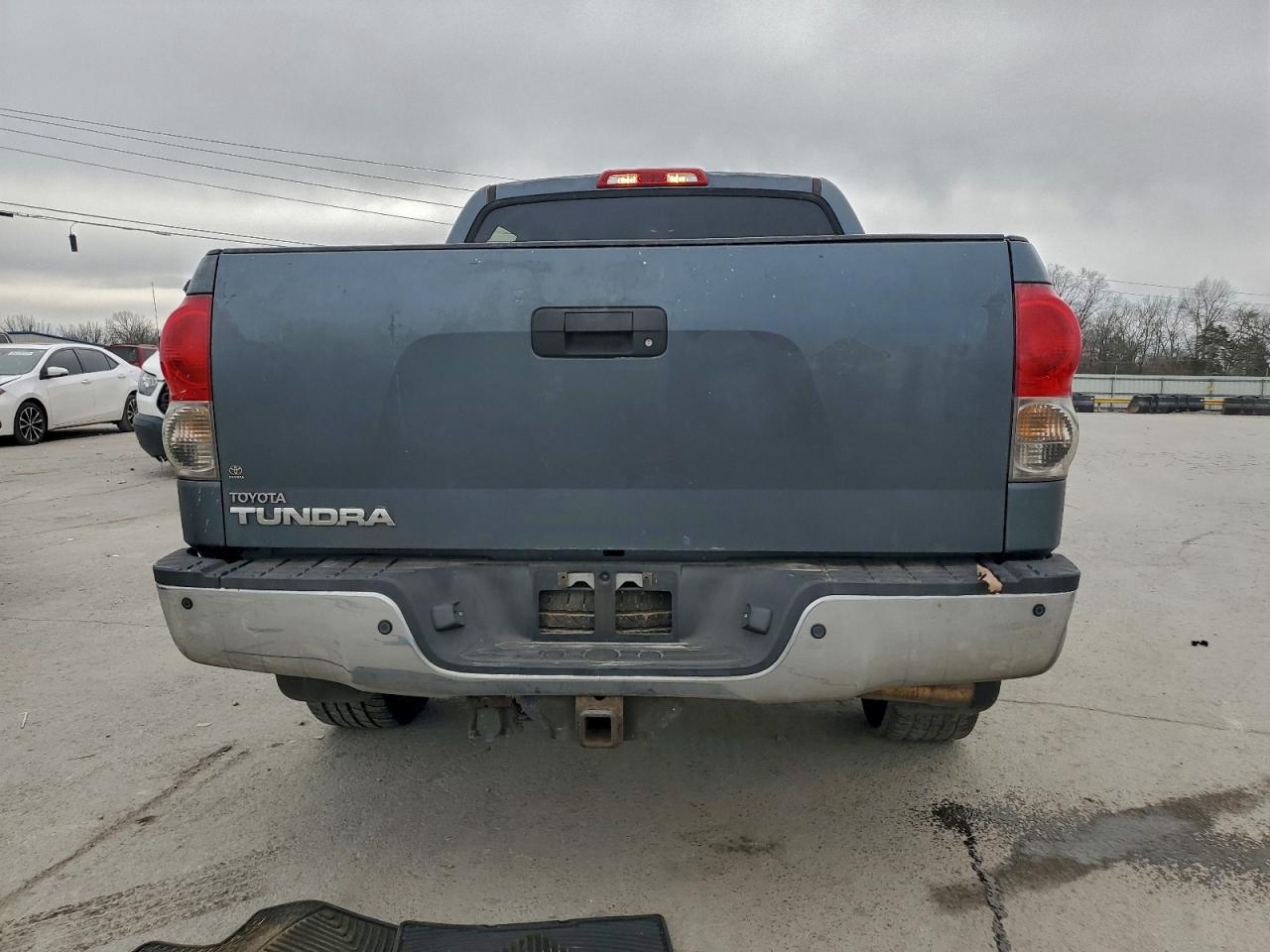 Toyota Tundra Crewmax Limited Image 13