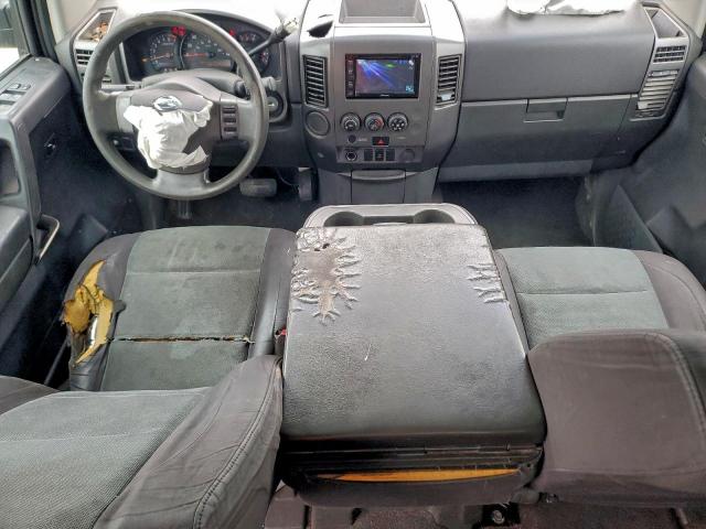 Nissan Titan Xe Image 4