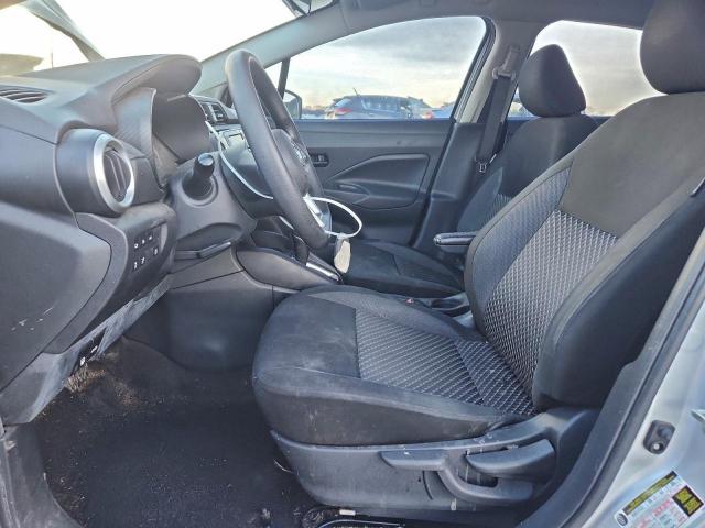 Nissan Versa S Image 5