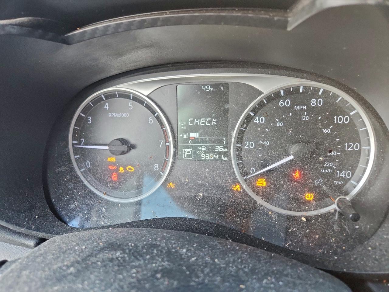 Nissan Versa S Image 9