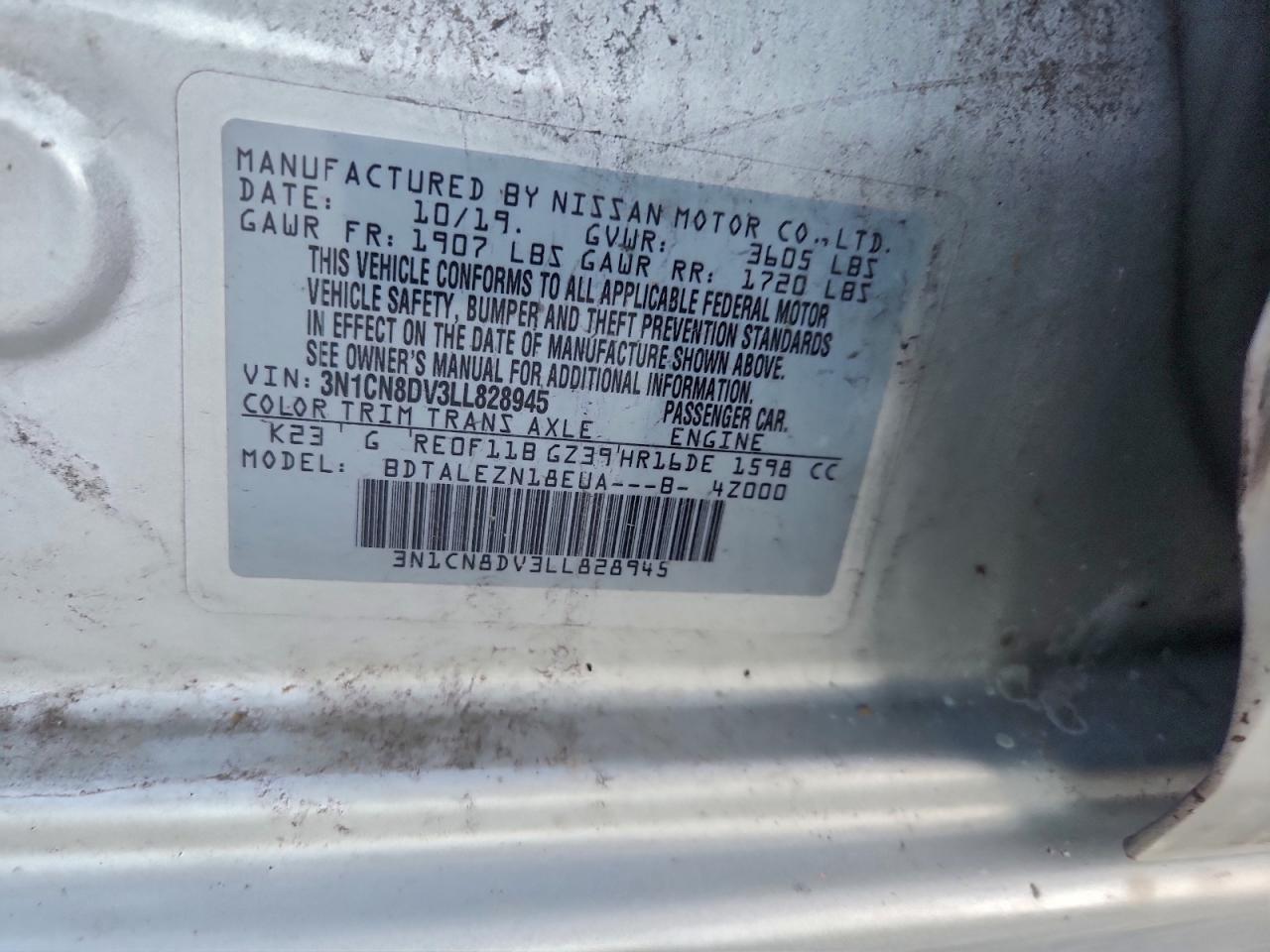 Nissan Versa S Image 8