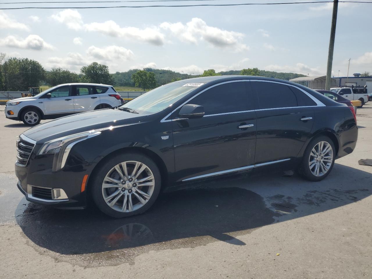 Cadillac XTS Luxury Image 1