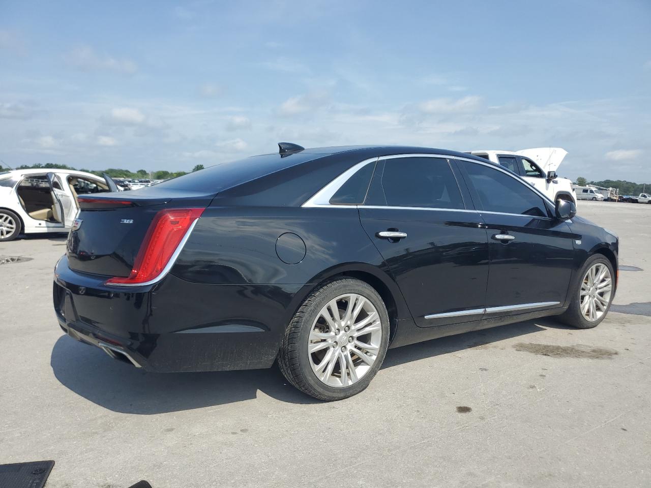 Cadillac XTS Luxury Image 6