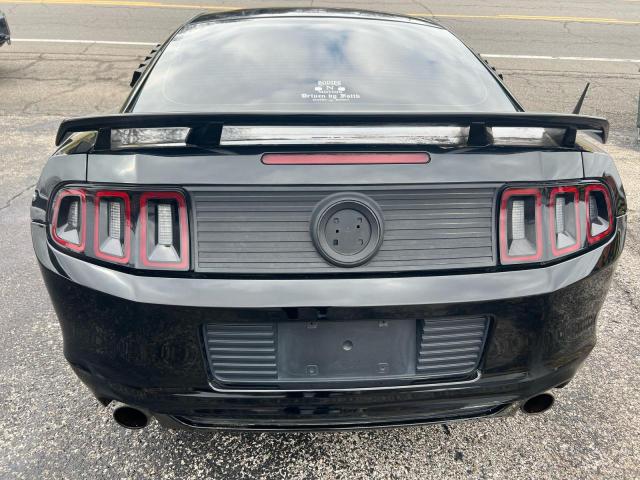 Ford Mustang Image 14