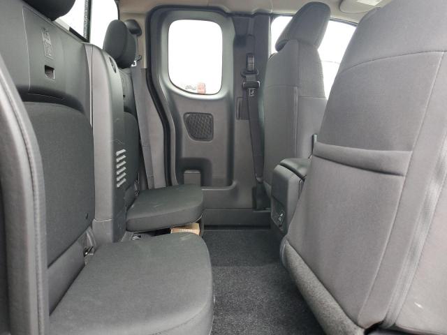 Nissan Frontier S Image 12