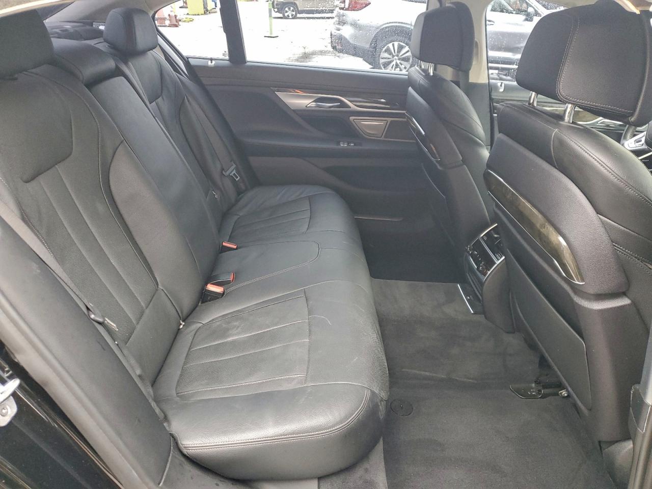 BMW 7 Series I Image 13