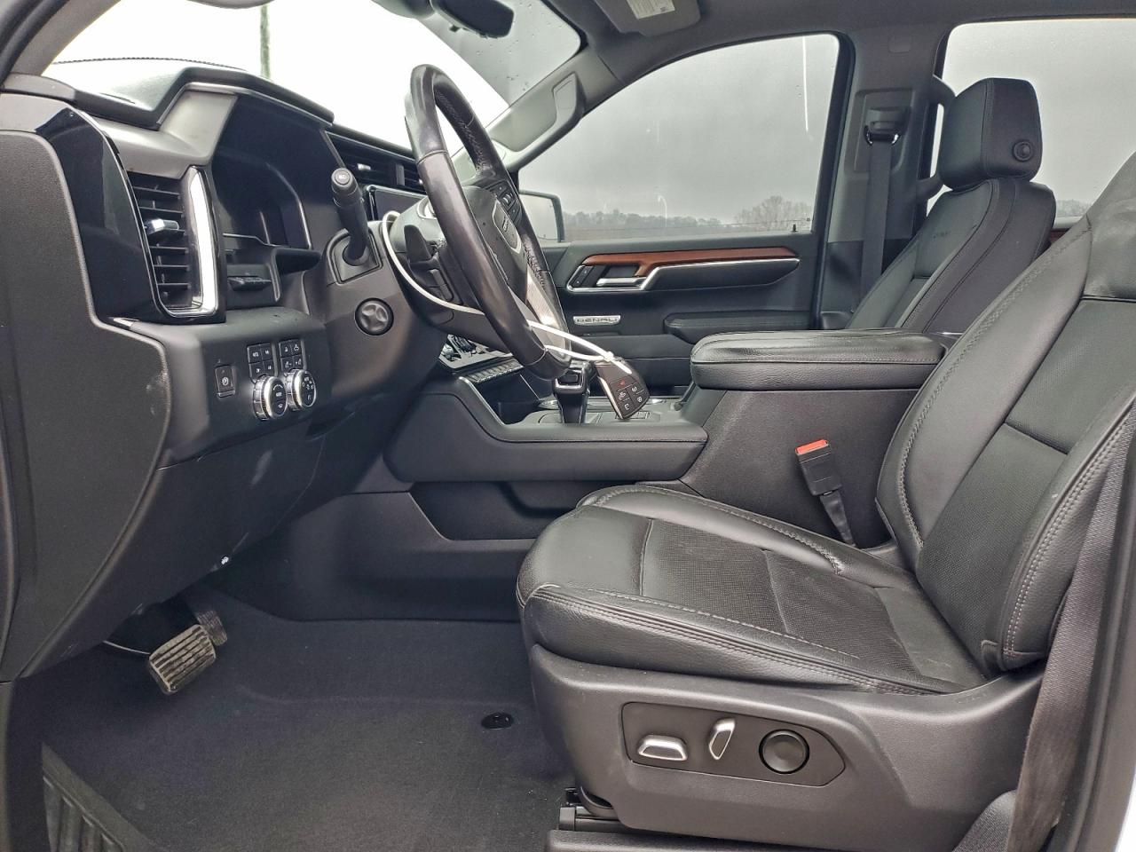 GMC Sierra K1500 Denali Image 5