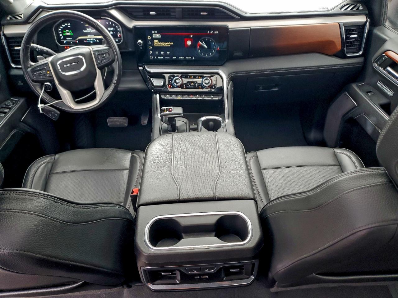 GMC Sierra K1500 Denali Image 10