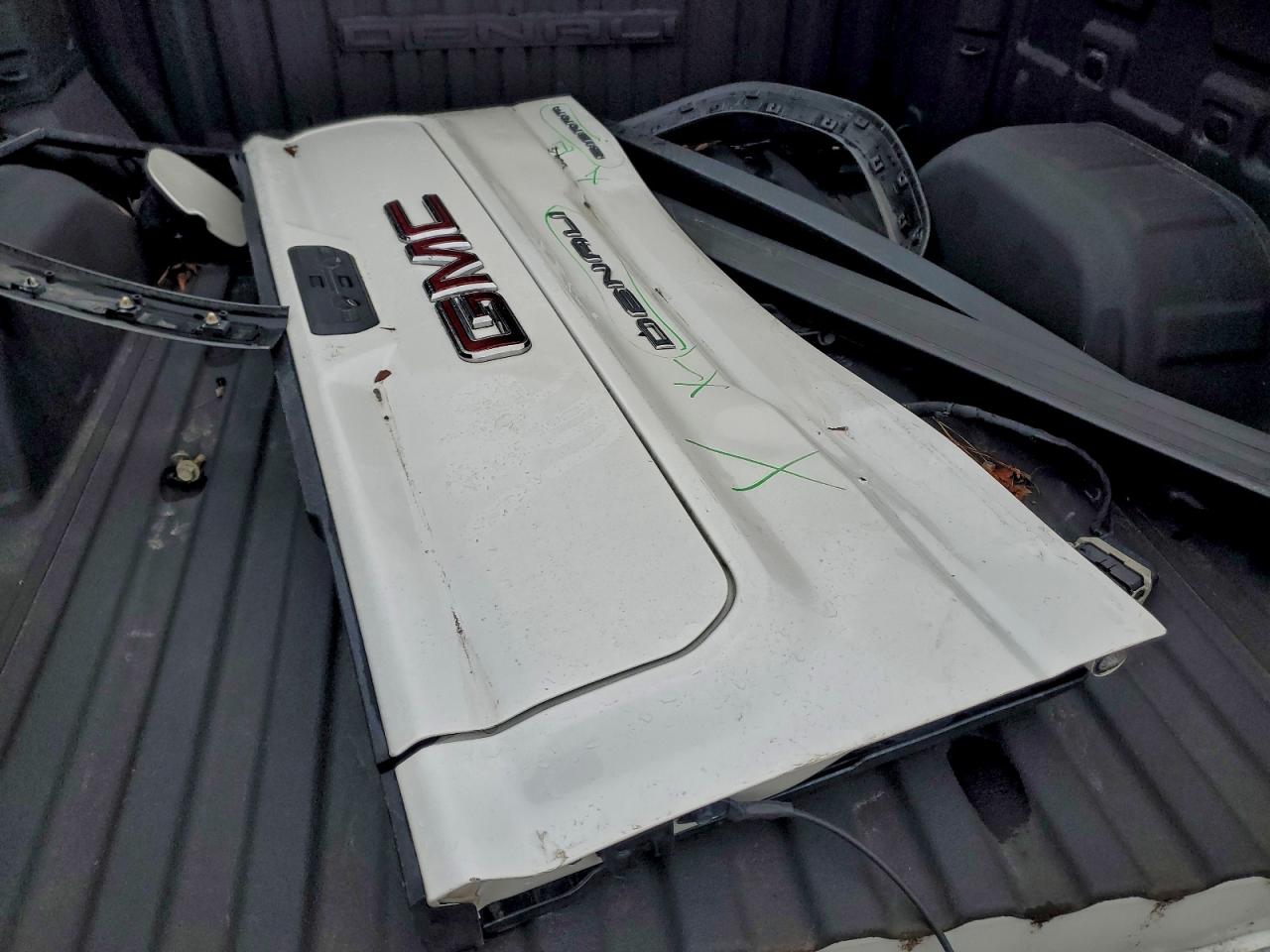 GMC Sierra K1500 Denali Image 4