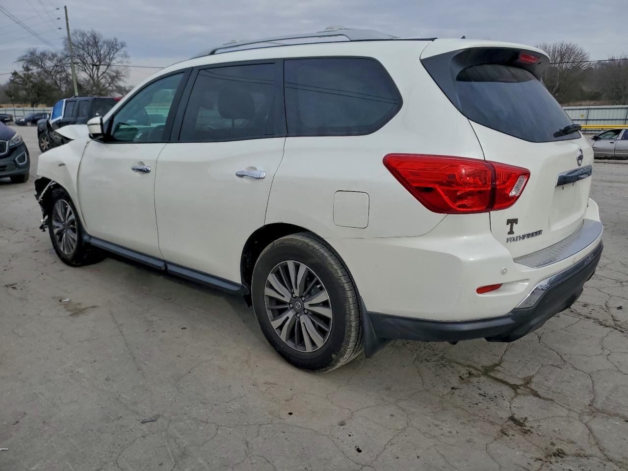 Nissan Pathfinder S Image 12