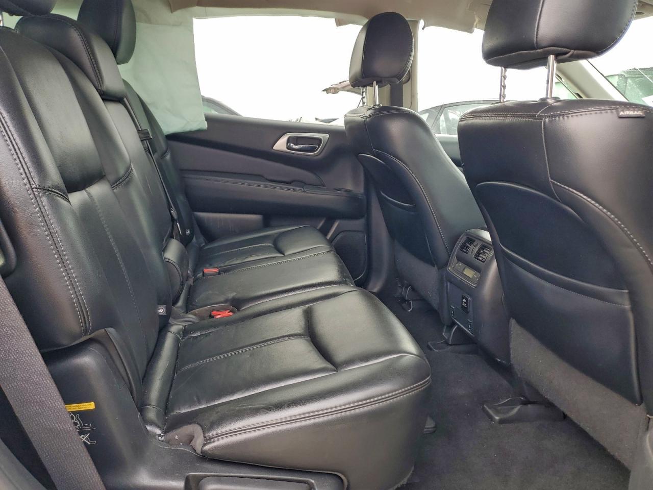 Nissan Pathfinder S Image 10