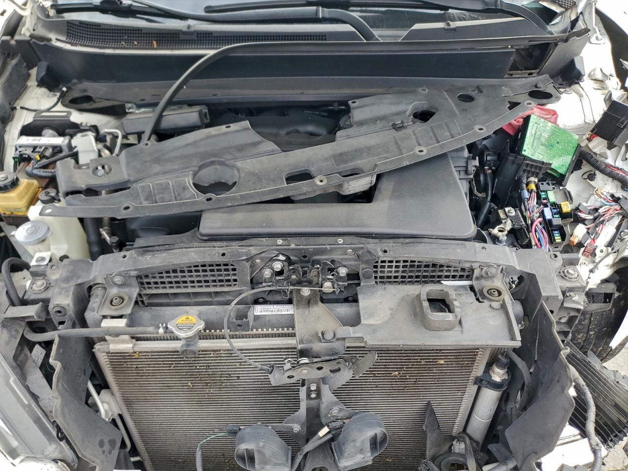 Nissan Pathfinder S Image 8