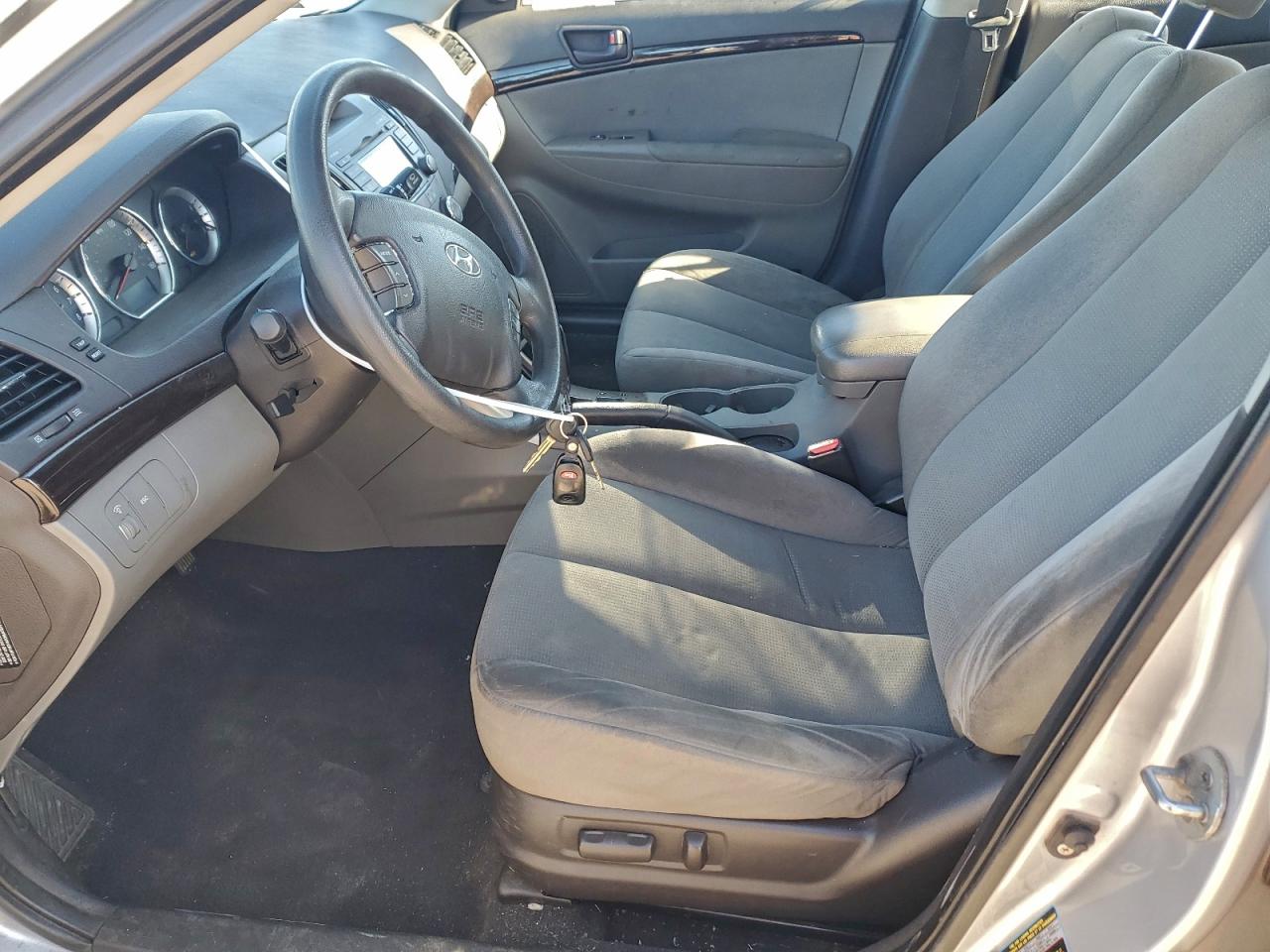 Hyundai SONATA Gls Image 9