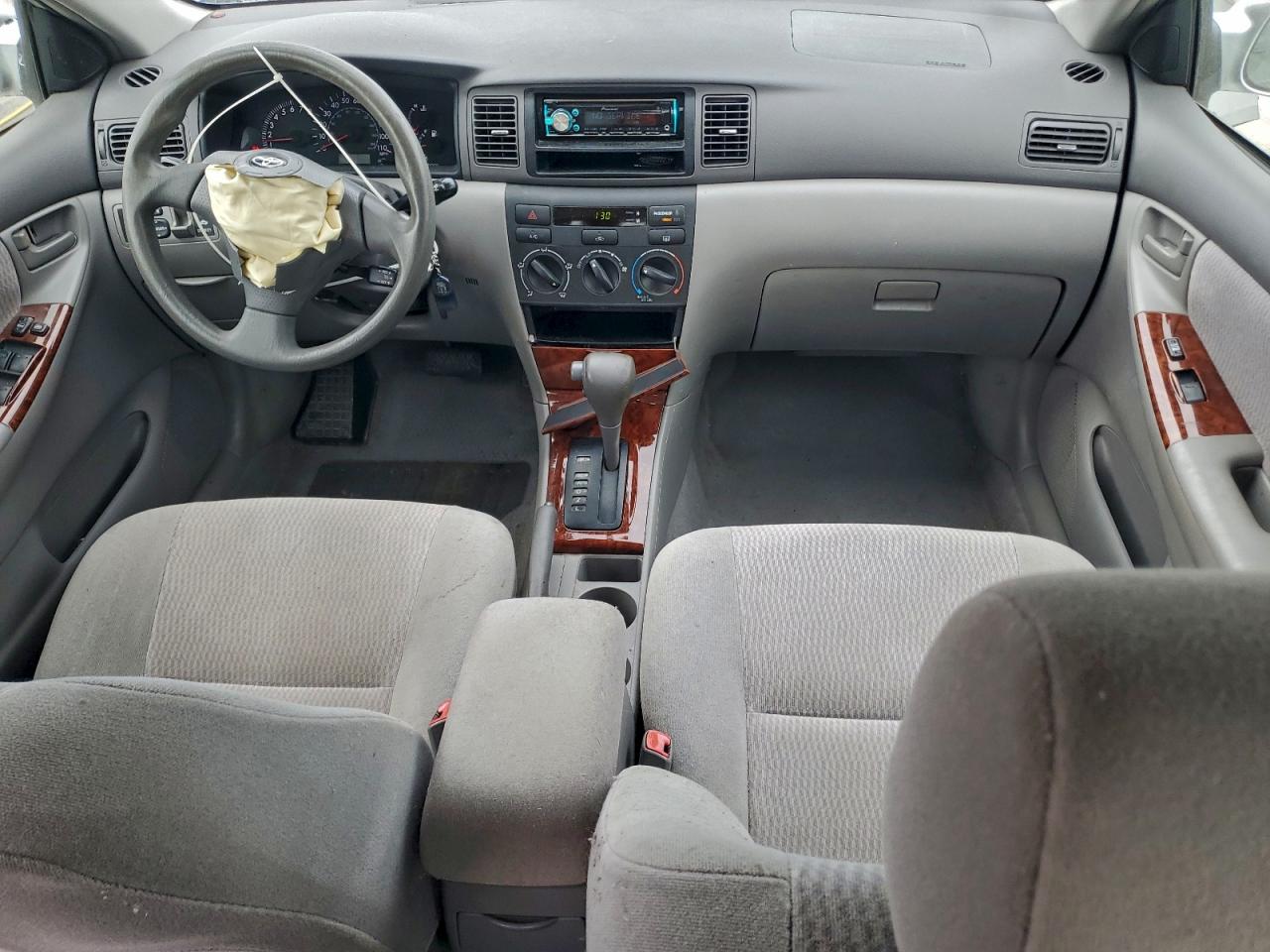 Toyota Corolla Ce Image 7