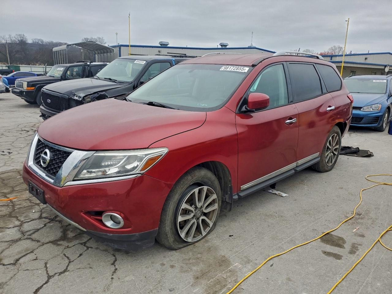 Nissan Pathfinder S Image 1