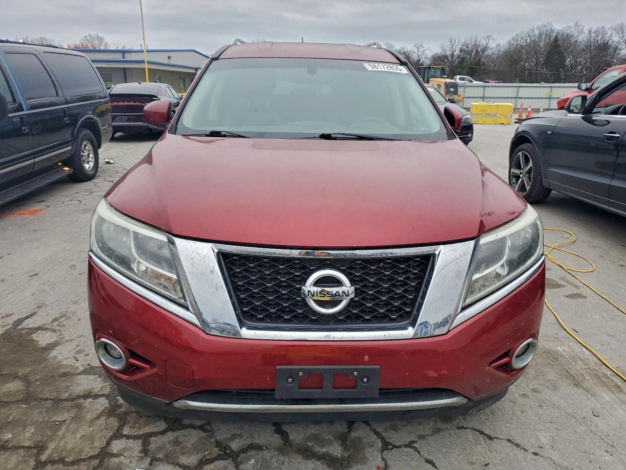 Nissan Pathfinder S Image 3