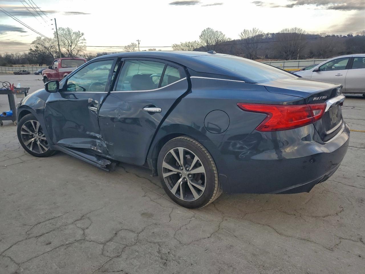 Nissan Maxima 3.5s Image 2