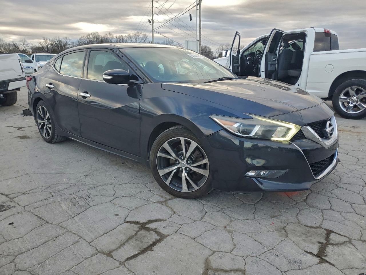 Nissan Maxima 3.5s Image 9