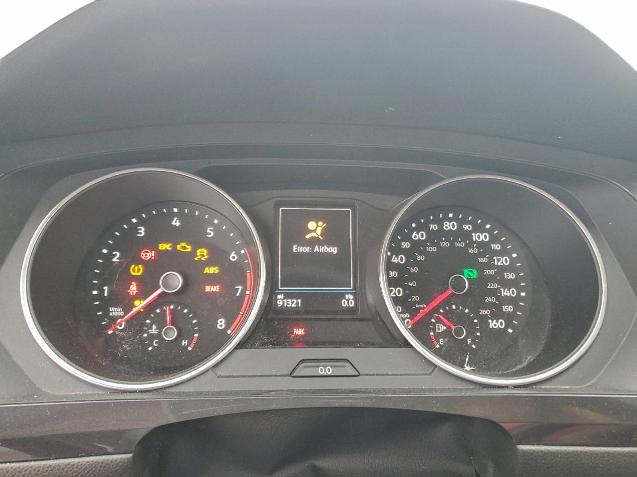 Volkswagen Tiguan S Image 11