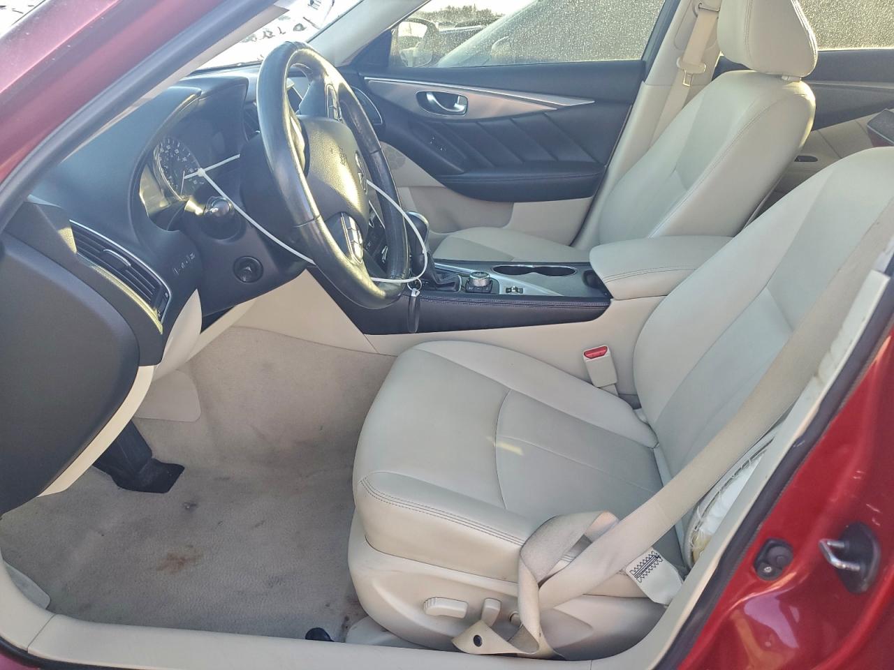 INFINITI Q50 Premium Image 2