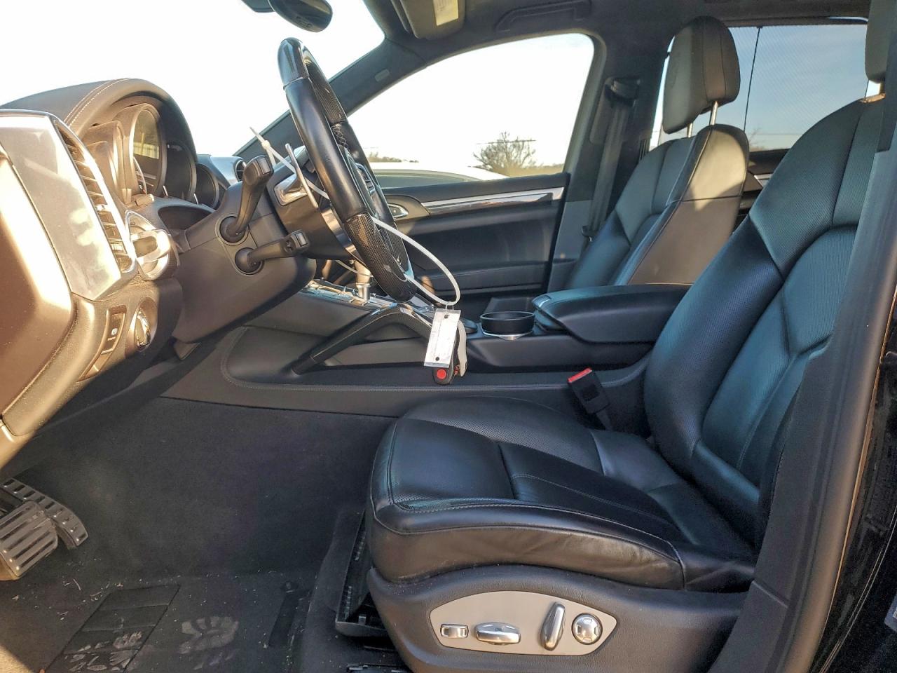 Porsche Cayenne Turbo Image 5