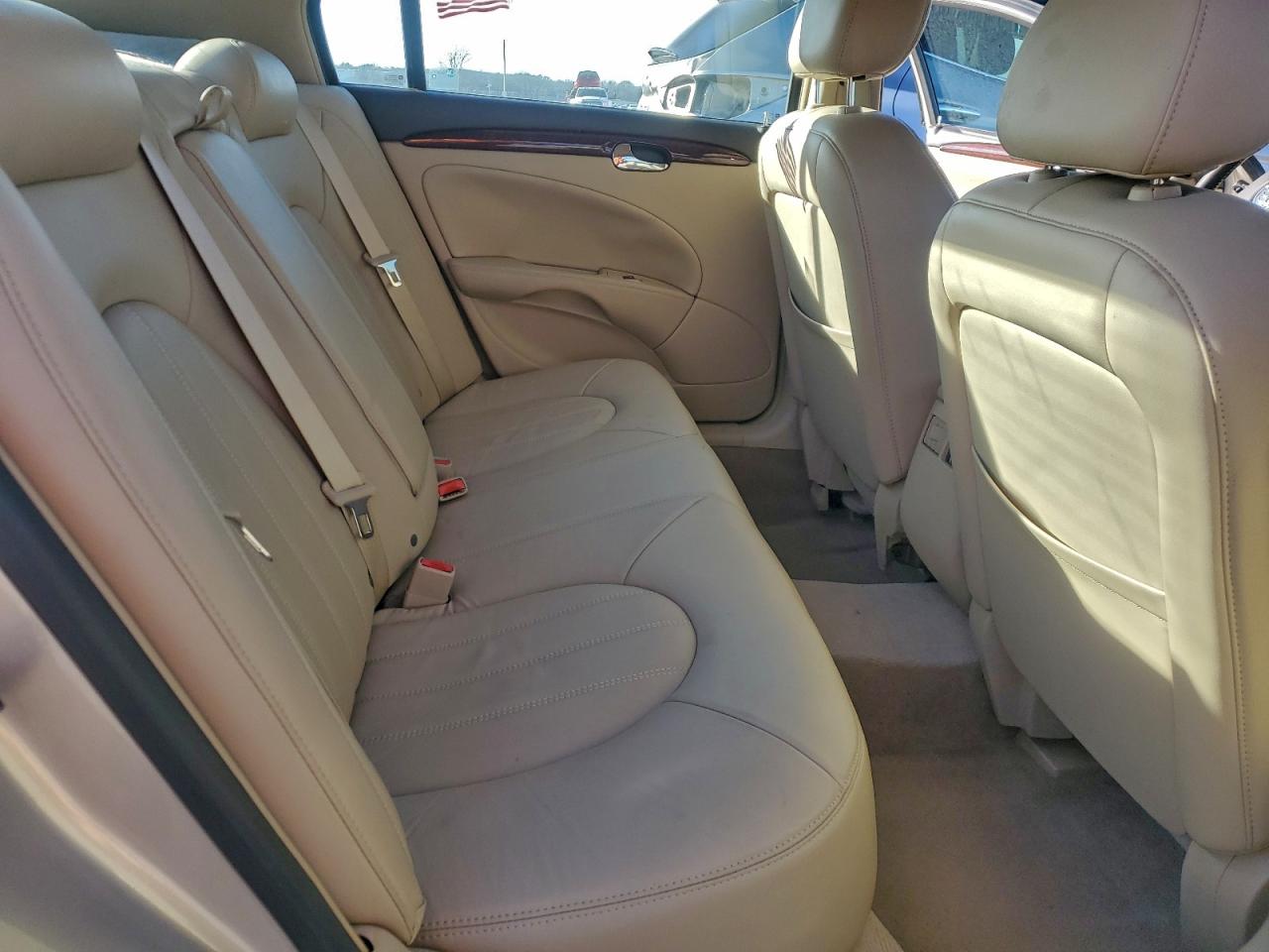 Buick Lucerne Cxl Image 8