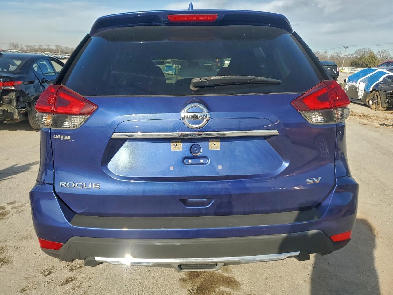 Nissan Rogue S Image 3