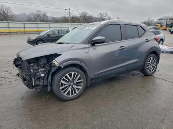  Salvage Nissan Kicks