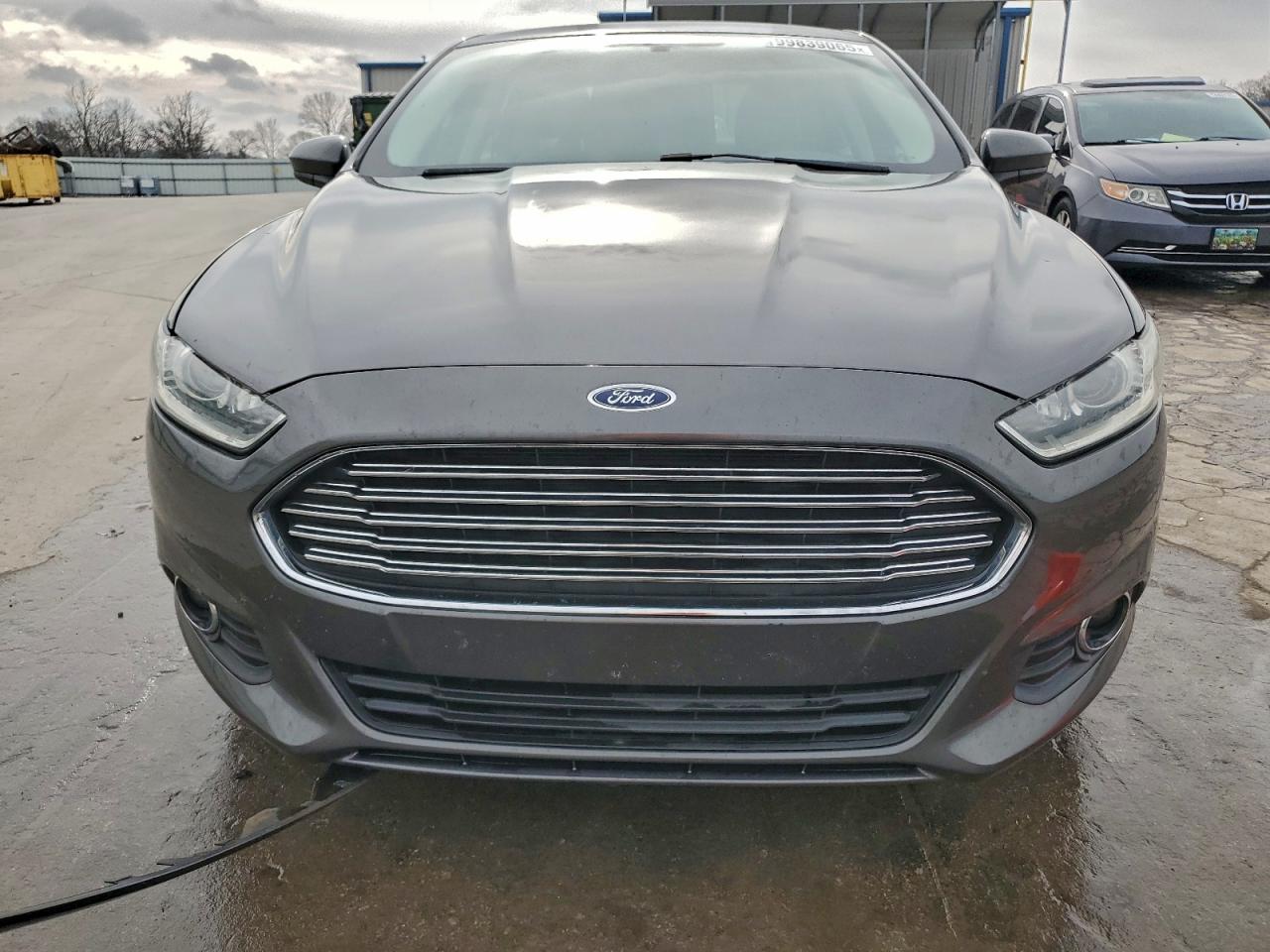 Ford Fusion S Image 2