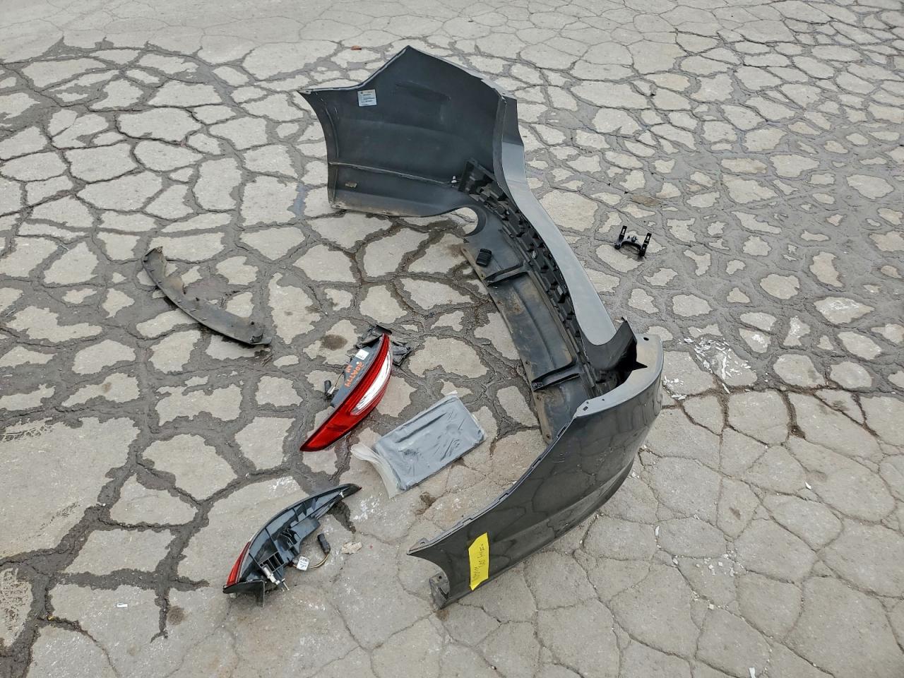 Ford Fusion S Image 7