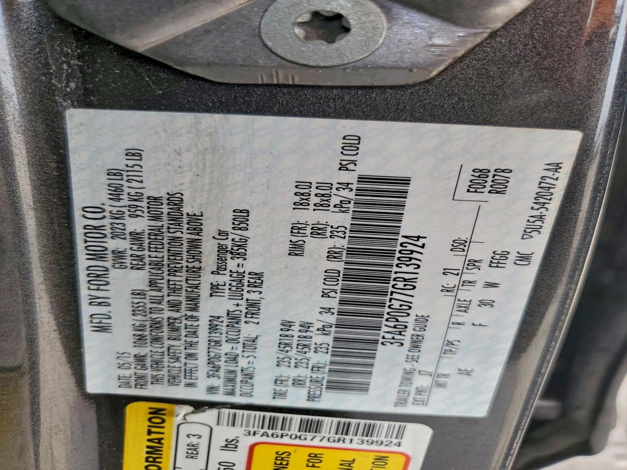 Ford Fusion S Image 5