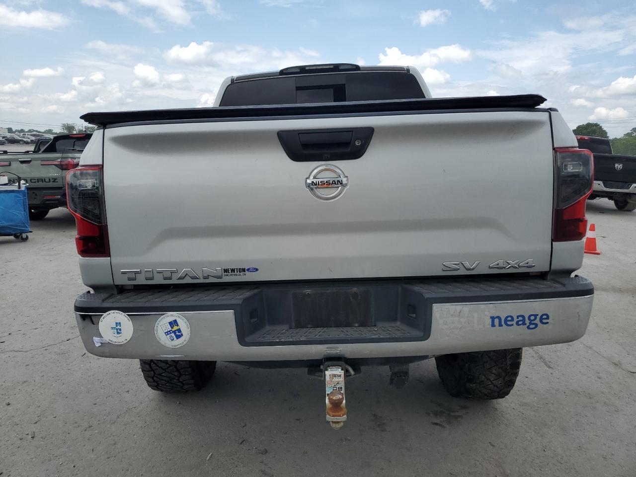 Nissan Titan S Image 3