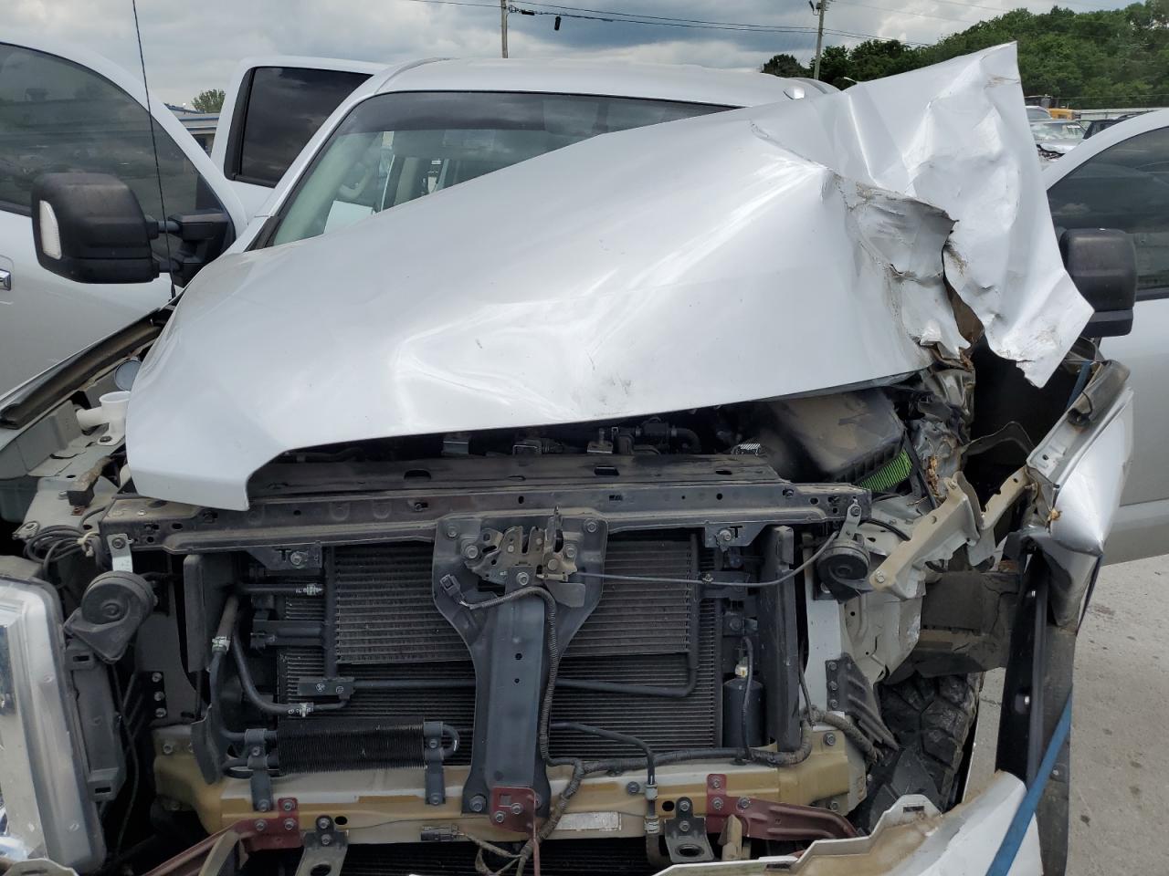 Nissan Titan S Image 2