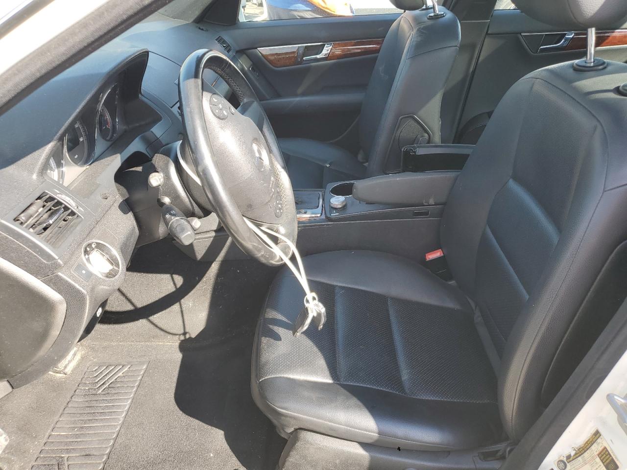 Mercedes-Benz C-Class 300 4matic Image 13