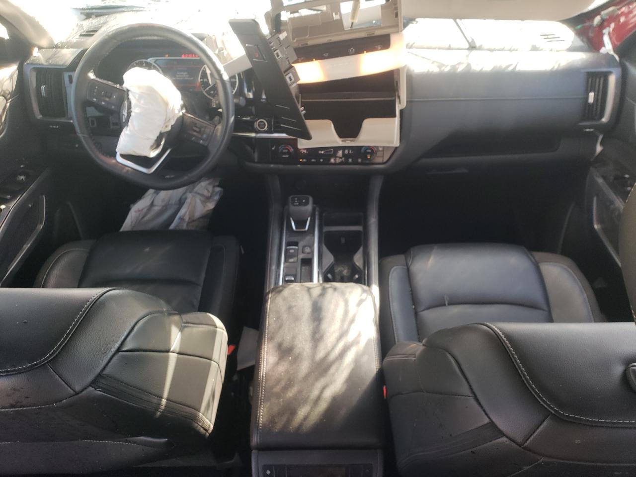 Nissan Pathfinder Sl Image 3