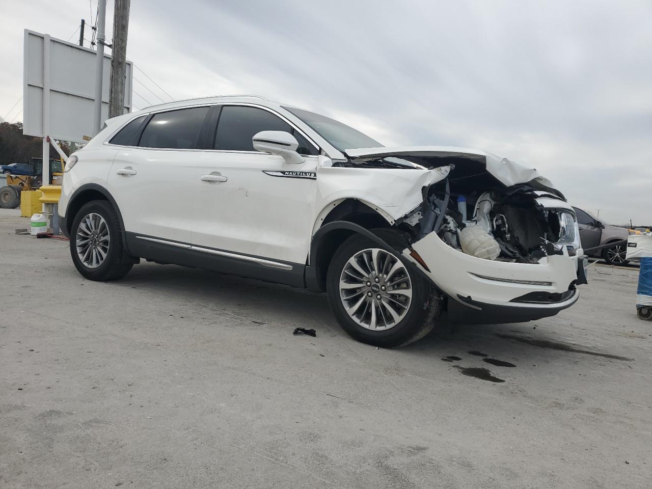 Lincoln Nautilus Image 7