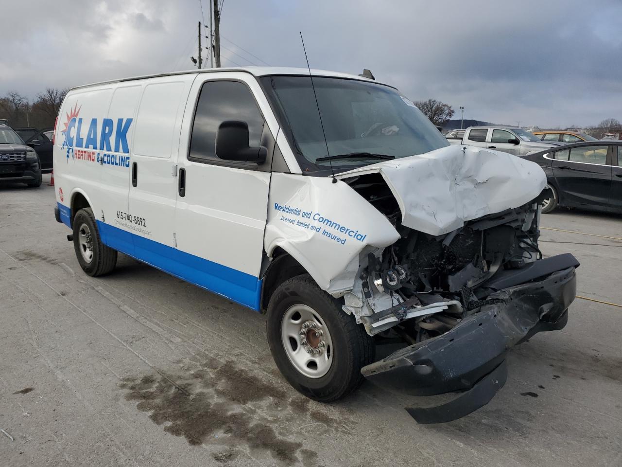 Chevrolet Express Image 2