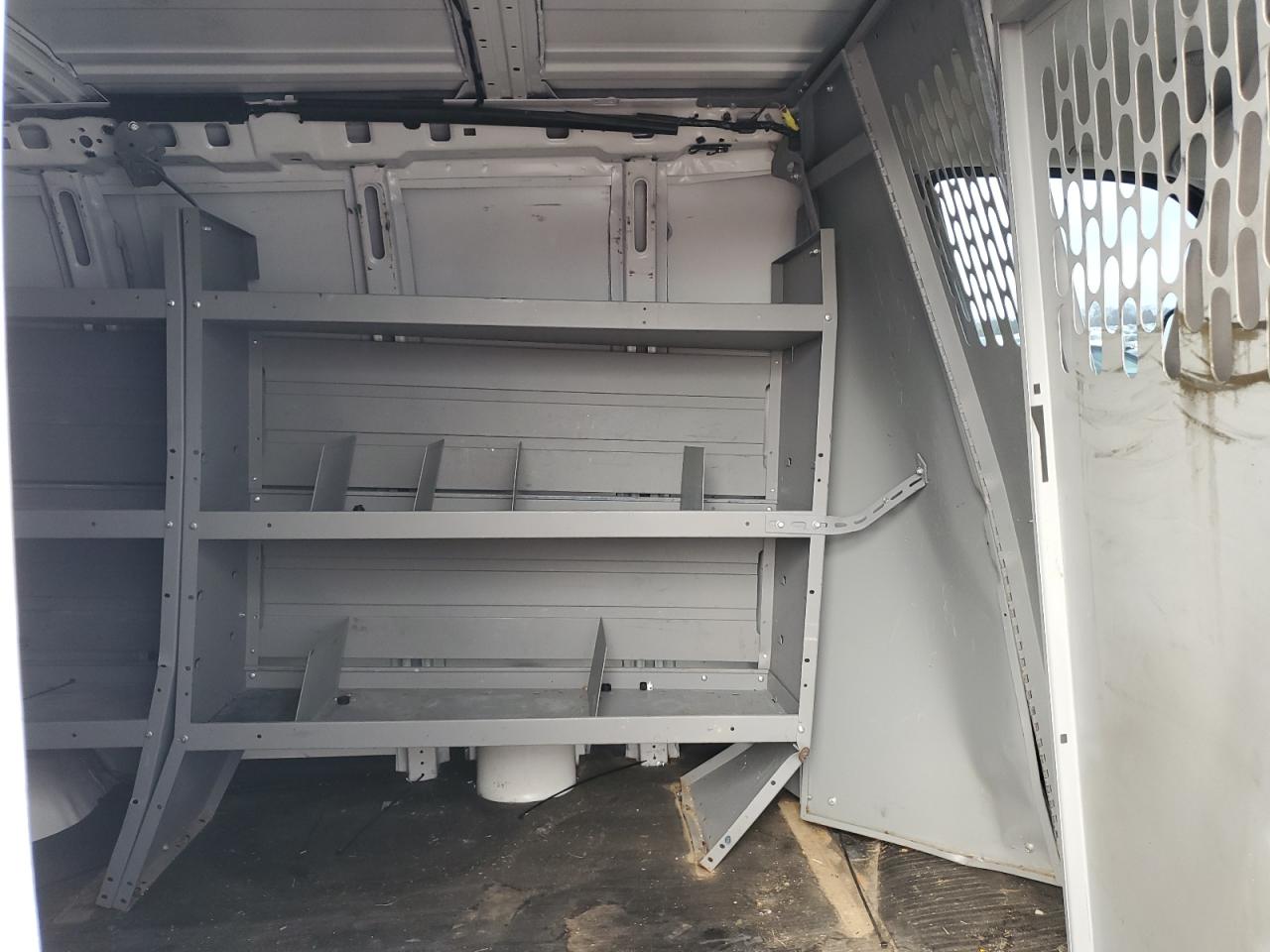 Chevrolet Express Image 6