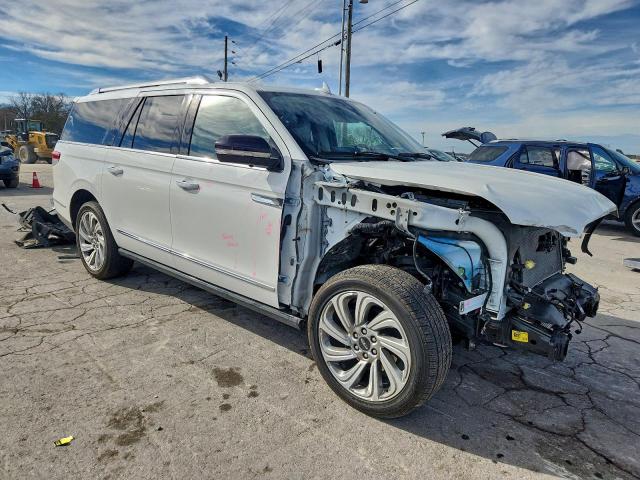 Lincoln Navigator L Reserve Image 9