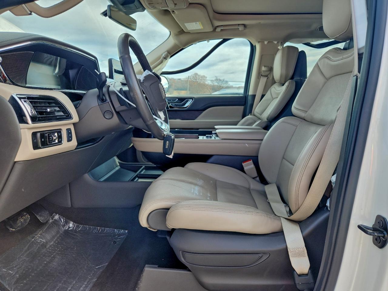 Lincoln Navigator L Reserve Image 14