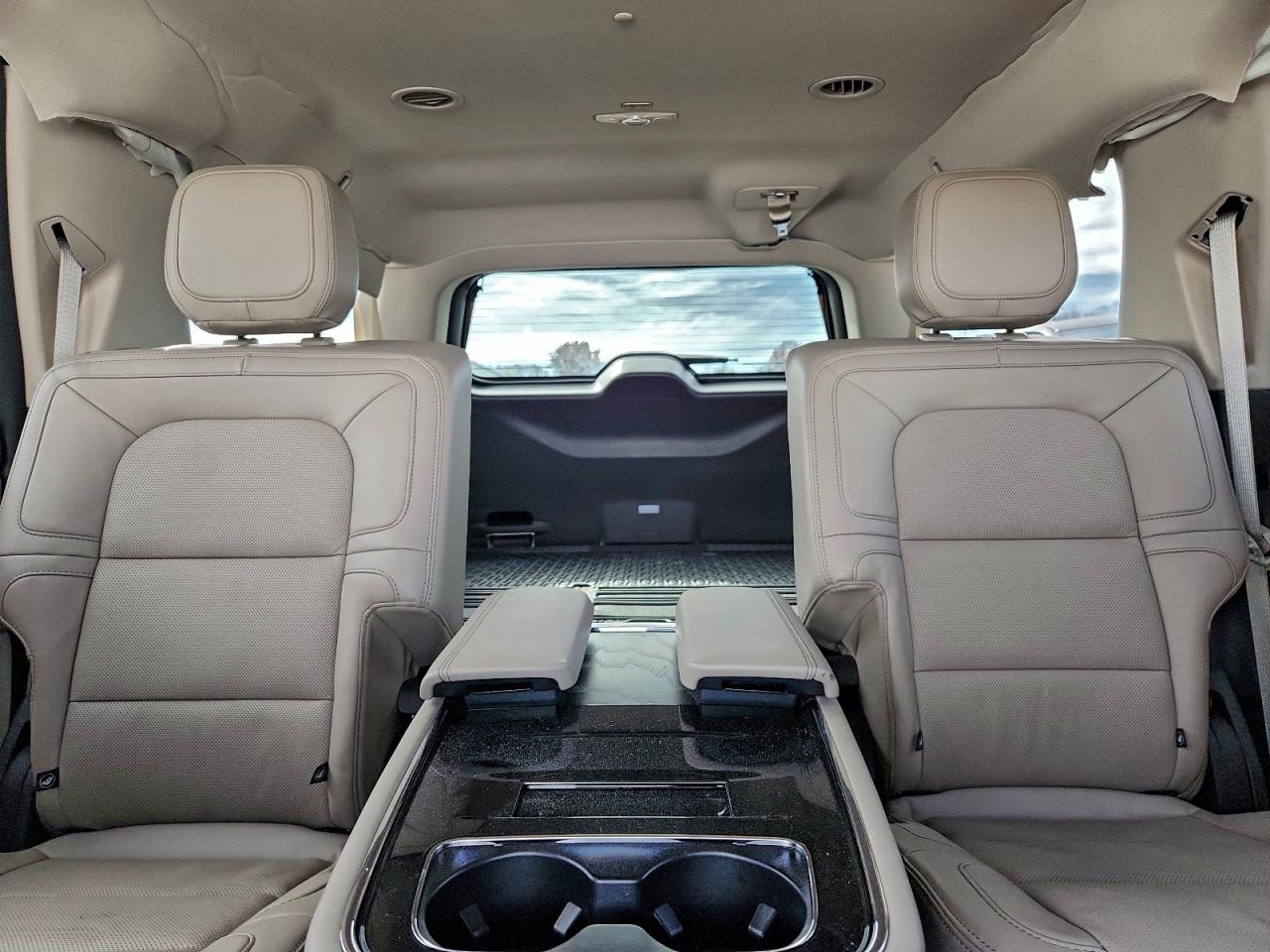 Lincoln Navigator L Reserve Image 3