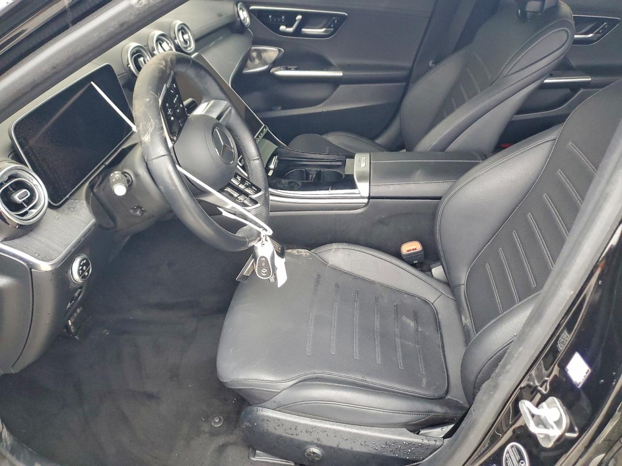 Mercedes-Benz C-Class 300 Image 12