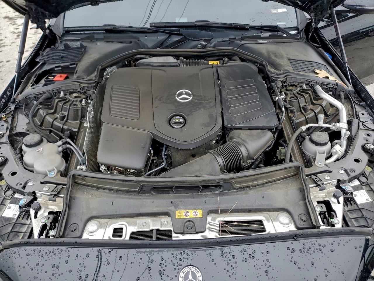 Mercedes-Benz C-Class 300 Image 2