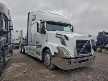  Salvage Volvo Vnl
