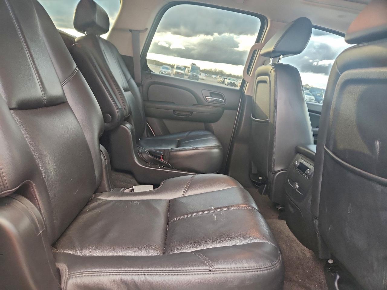 Chevrolet Tahoe C1500 Image 9