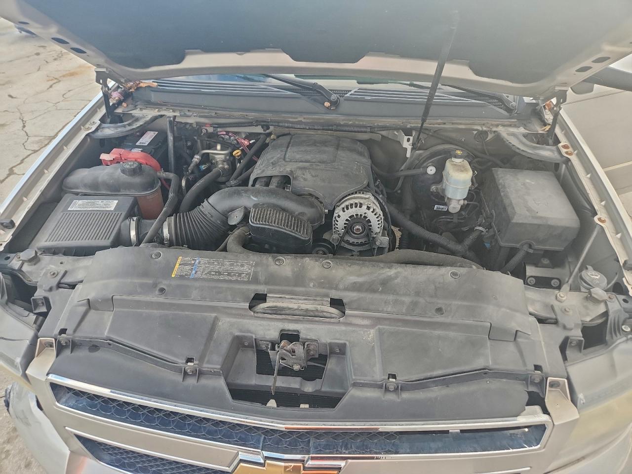 Chevrolet Tahoe C1500 Image 13