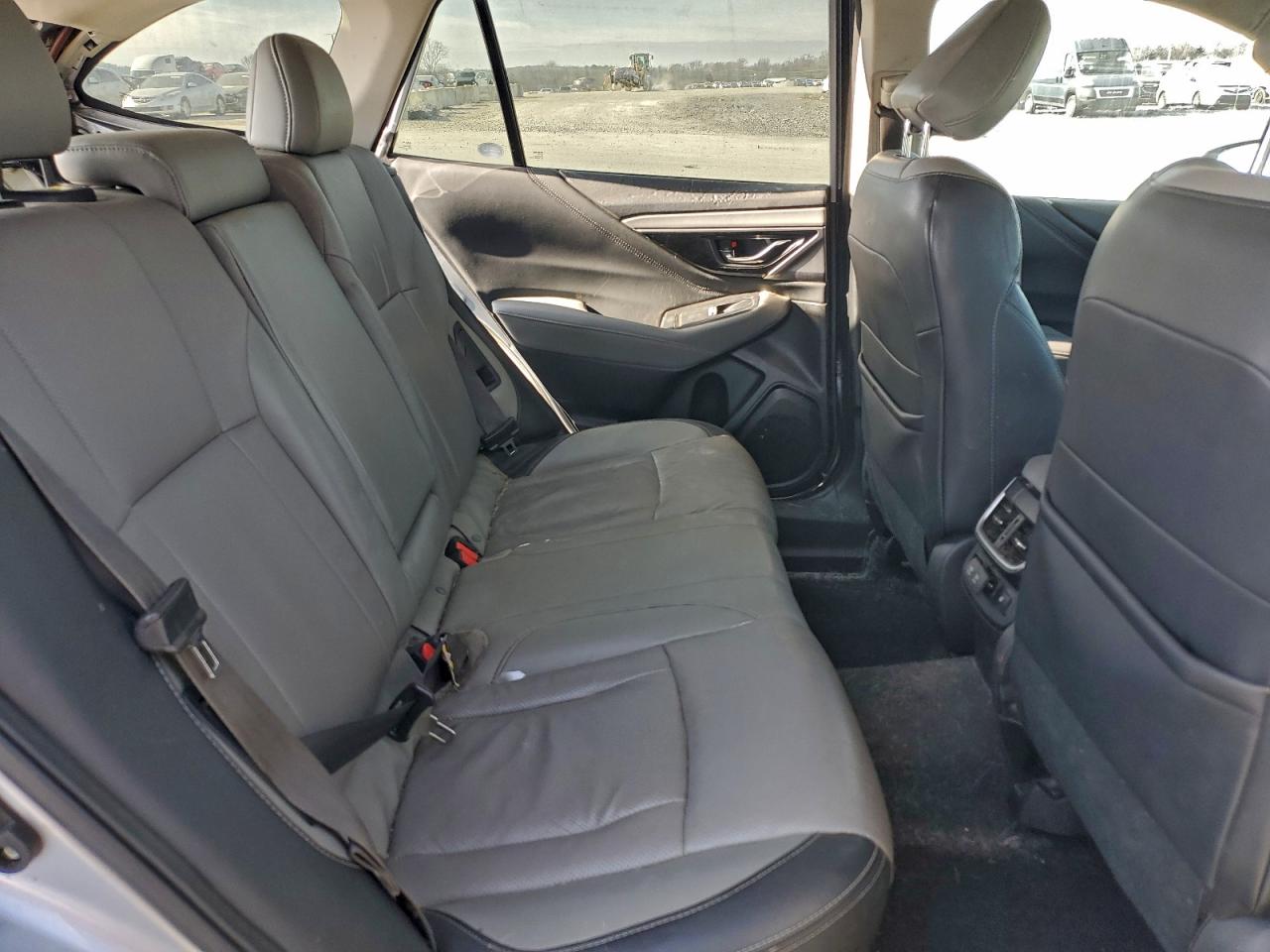 Subaru Outback Limited Image 12