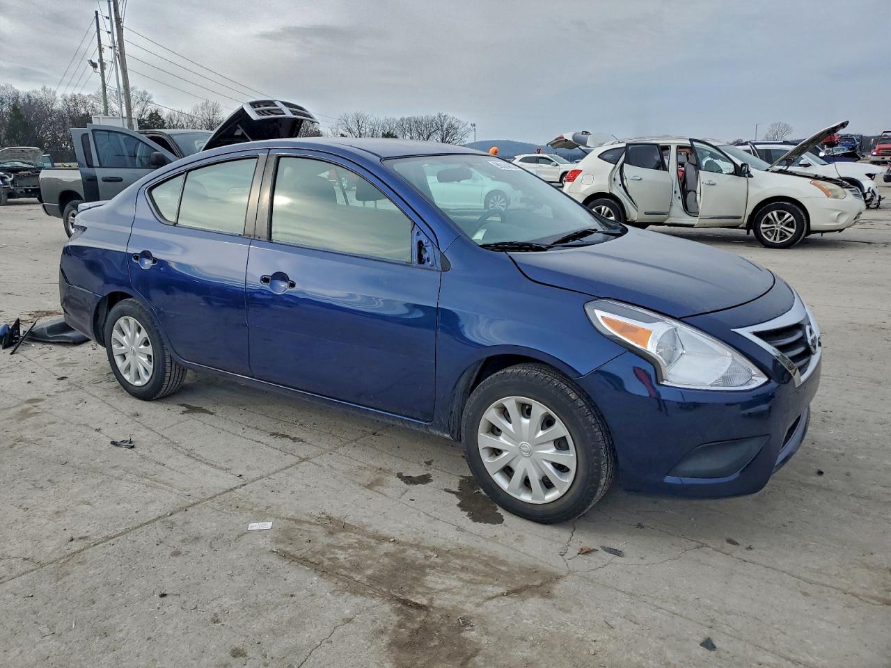 Nissan Versa S Image 10